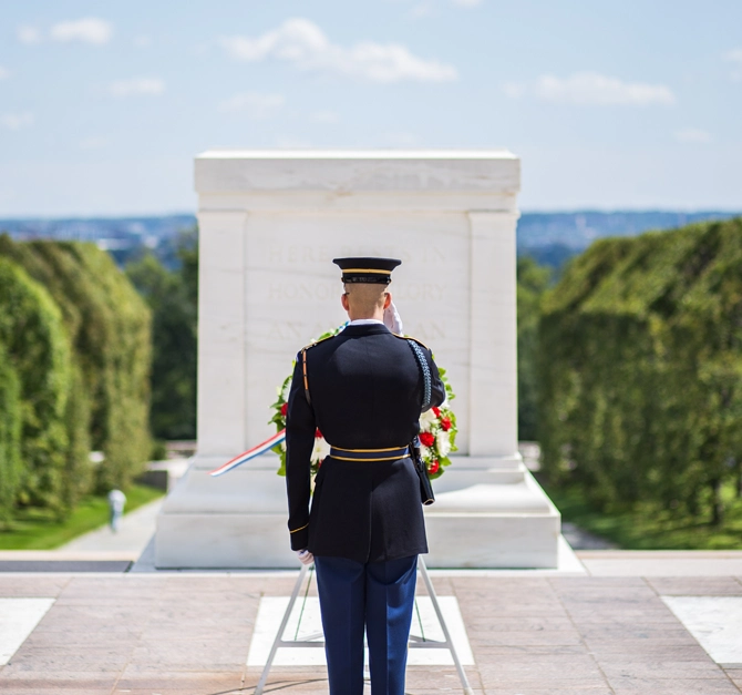 Funérailles militaires pour honorer les héros